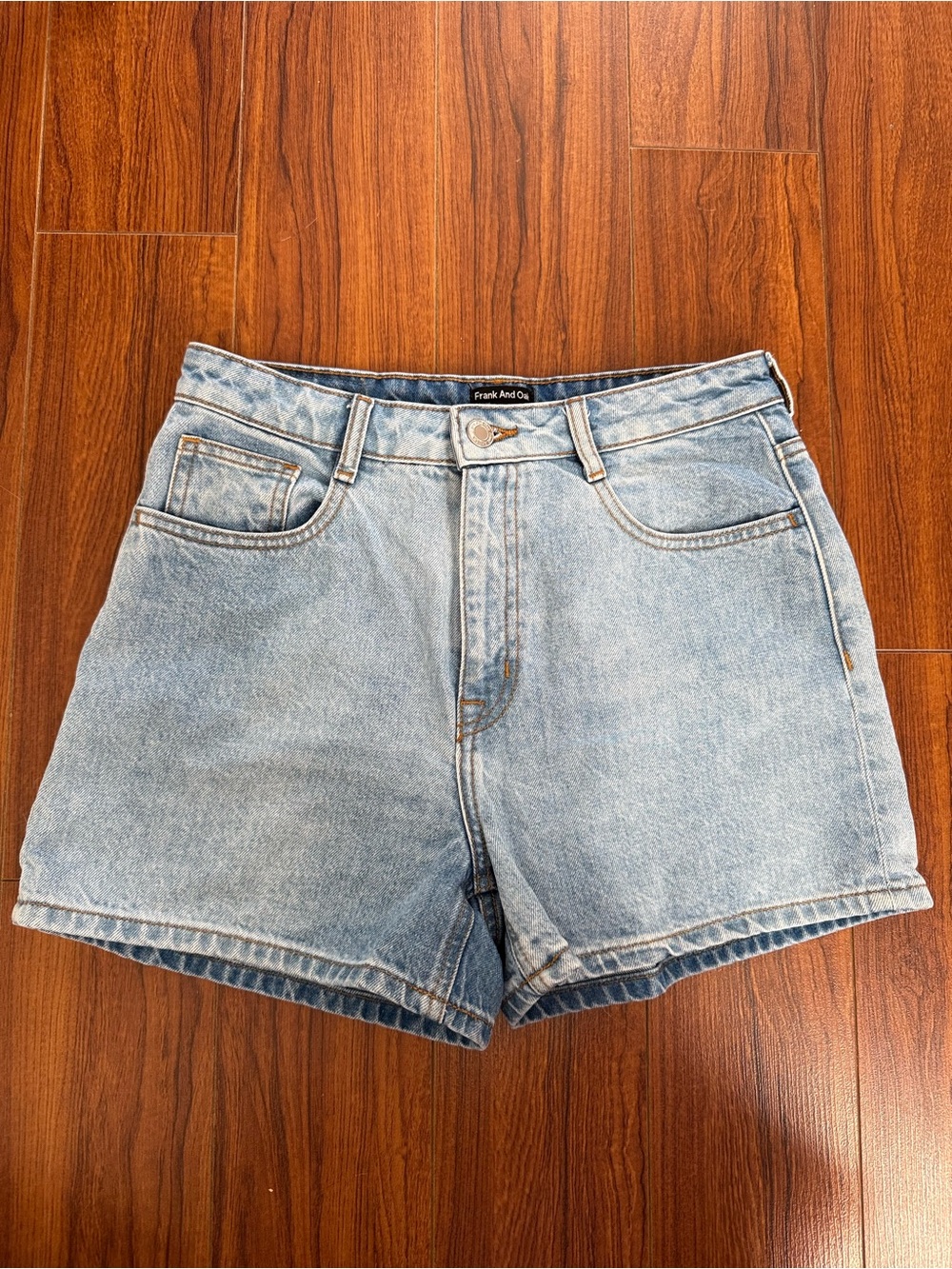 Frank and Oak Stevie Tapered fit shorts size 28